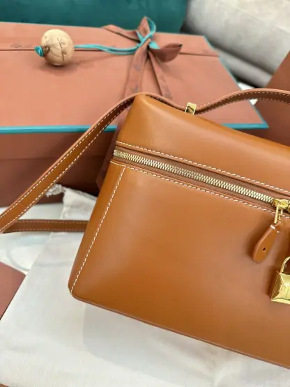 Replica Loro Piana Extra Bag L27 Calfskin #3073 - Image 4