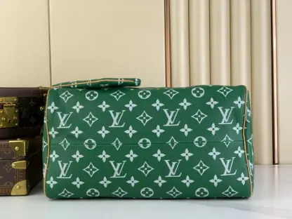 Replica Louis Vuitton Speedy P9 Bandoulière 40 M24417 Green #3582 - Image 5