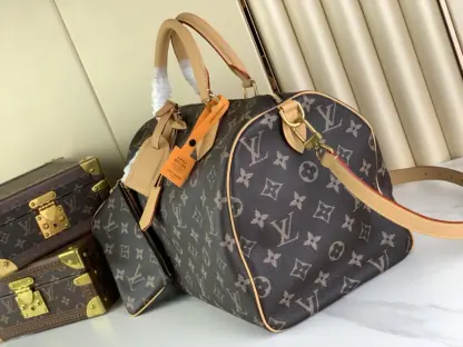 Replica Louis Vuitton Speedy P9 Bandoulière 40 M24422 Monogram #3581 - Image 8