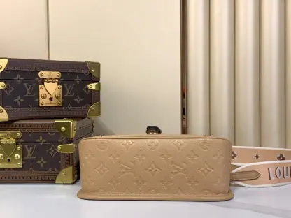 Replica Louis Vuitton Diane Shoulder Bag M11817 Arizona #3574 - Image 3