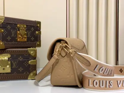 Replica Louis Vuitton Diane Shoulder Bag M11817 Arizona #3574 - Image 9