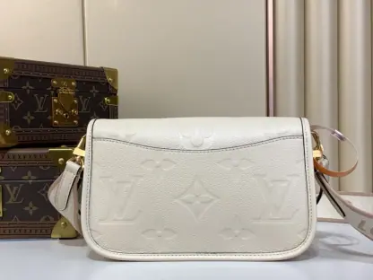 Replica Louis Vuitton Diane Shoulder Bag M46388 Cream #3572 - Image 3