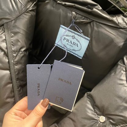 Replica PRADA Re-Nylon convertible cropped down jacket Black #3400 - Image 19