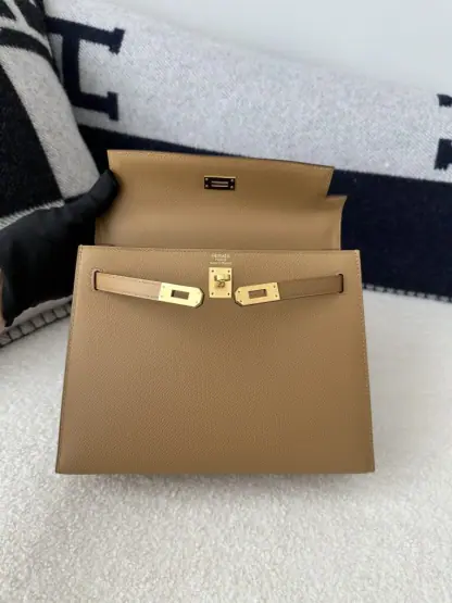 Replica Hermes Kelly 25 0M Chai Handmade Epsom Gold #3544 - Image 4