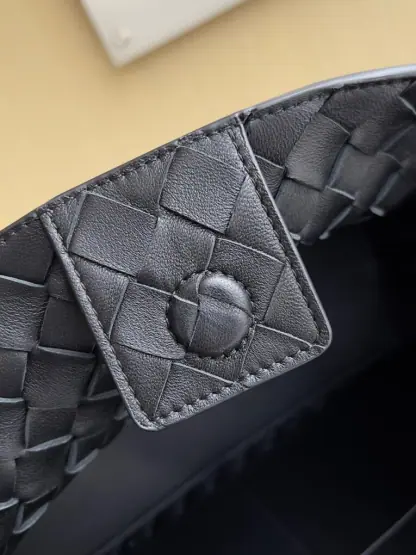 Replica Bottega Veneta Medium Andiamo Tote Bag Top handle bag Black #3641 - Image 6