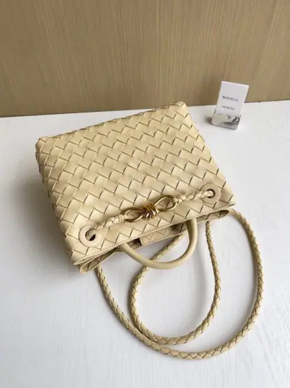 Replica Bottega Veneta Small Andiamo Tote Bag Top handle bag Light butterscotch #3648 - Image 4