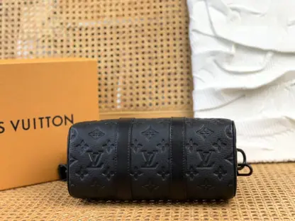 Replica Louis Vuitton Keepall Bandoulière 25 M20900 VIP #3592 - Image 10