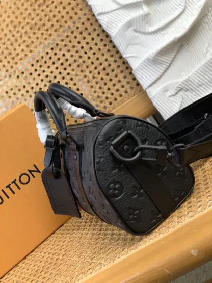 Replica Louis Vuitton Keepall Bandoulière 25 M20900 VIP #3592 - Image 15