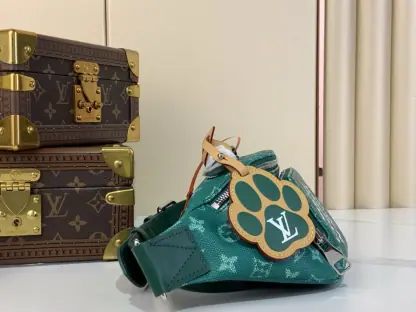 Replica Louis Vuitton Rush Bumbag Men's Green Bag M12867 #3729 - Image 6