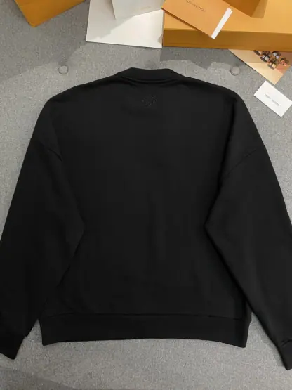 Replica Vip Quality Louis Vuitton Men's Cotton Signature Crewneck Sweatshirt Black 1AFVAQ #3736 - Image 13