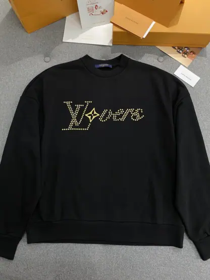 Replica Vip Quality Louis Vuitton Men's Cotton Signature Crewneck Sweatshirt Black 1AFVAQ #3736 - Image 18