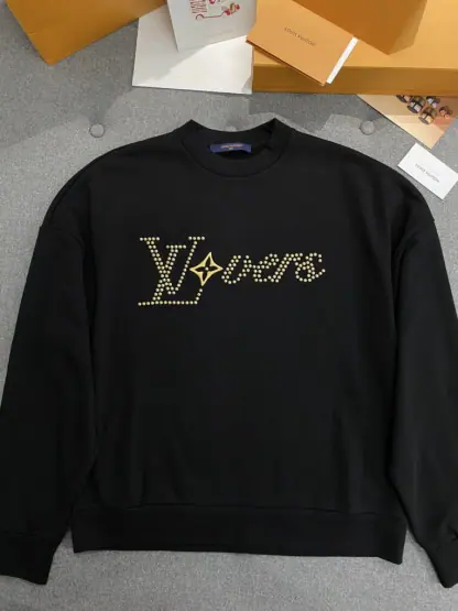 Replica Vip Quality Louis Vuitton Men's Cotton Signature Crewneck Sweatshirt Black 1AFVAQ #3736 - Image 14