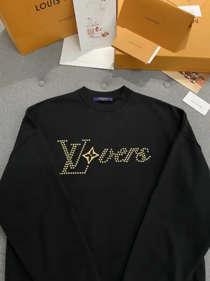 Replica Vip Quality Louis Vuitton Men's Cotton Signature Crewneck Sweatshirt Black 1AFVAQ #3736 - Image 11