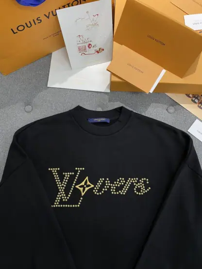 Replica Vip Quality Louis Vuitton Men's Cotton Signature Crewneck Sweatshirt Black 1AFVAQ #3736 - Image 9