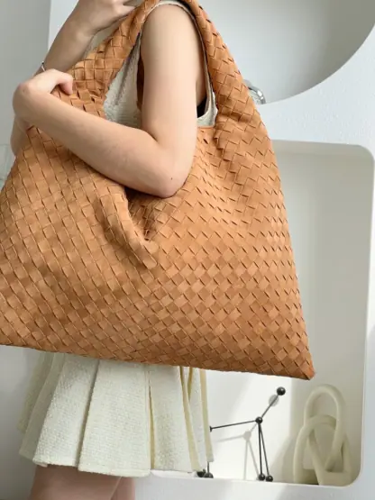 Replica Bottega Veneta Suede Large Hop Brown Shoulder Bag #3687 - Image 4