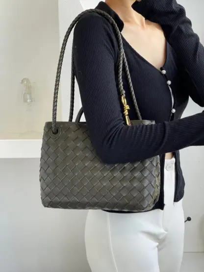 Replica Bottega Veneta Small Andiamo Tote Bag Top handle bag Fondant #3646 - Image 3