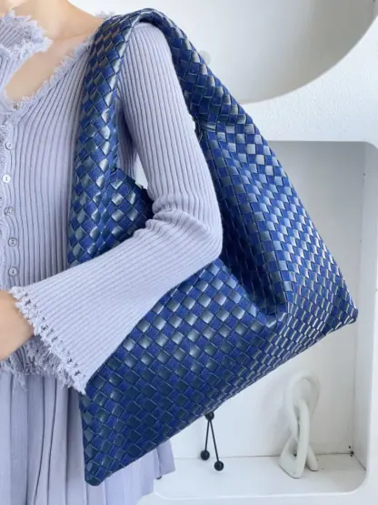 Replica Bottega Veneta Large Hop Shoulder bag with Intrecciato craftsmanship in leather and denim #3656 - Image 4