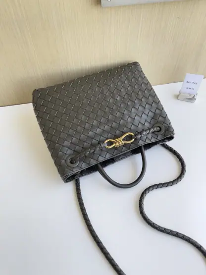 Replica Bottega Veneta Medium Andiamo Tote Bag Top handle bag Kaki #3639 - Image 8