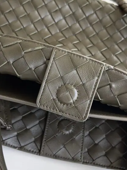 Replica Bottega Veneta Medium Andiamo Tote Bag Top handle bag Kaki #3639 - Image 2