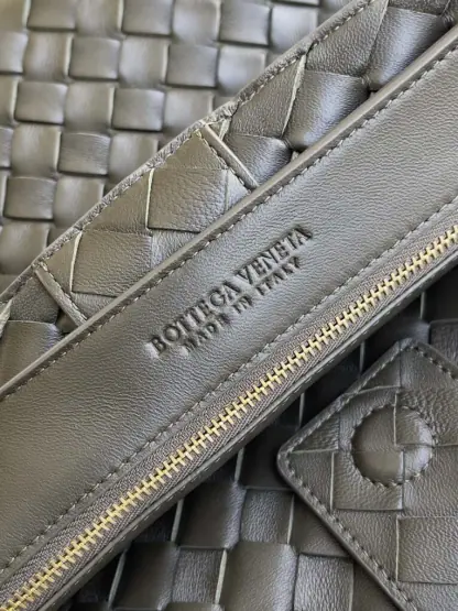 Replica Bottega Veneta Medium Andiamo Tote Bag Top handle bag Kaki #3639 - Image 4