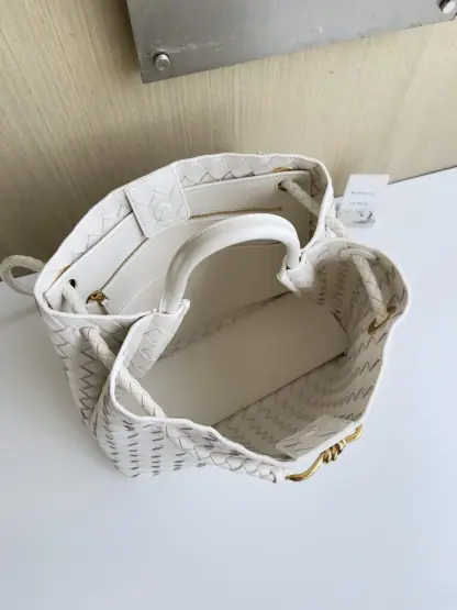 Replica Bottega Veneta Medium Andiamo Tote Bag Top handle bag Sea salt #3642 - Image 3