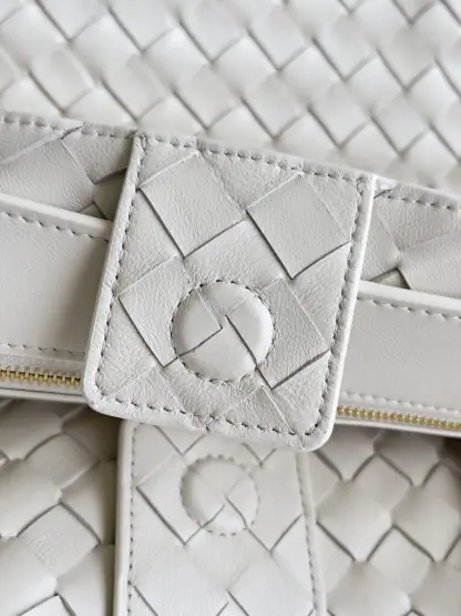 Replica Bottega Veneta Medium Andiamo Tote Bag Top handle bag Sea salt #3642 - Image 4