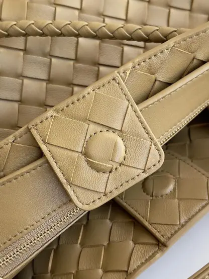 Replica Bottega Veneta Small Andiamo Tote Bag Top handle bag Dark praline #3650 - Image 3