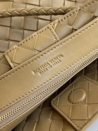 Replica Bottega Veneta Small Andiamo Tote Bag Top handle bag Dark praline #3650 - Image 4
