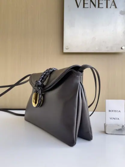 Replica Bottega Veneta Small Liberta Winter Liberta Fondant #3627 - Image 9