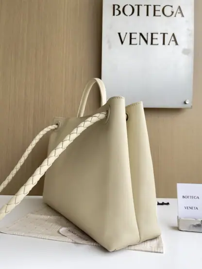 Replica Bottega Veneta Medium Andiamo Tote Bag Light butterscotch #3634 - Image 8