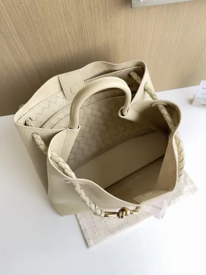 Replica Bottega Veneta Medium Andiamo Tote Bag Light butterscotch #3634 - Image 5