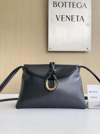 Replica Bottega Veneta Small Liberta Winter Liberta Black #3628
