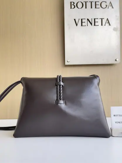 Replica Bottega Veneta Medium Liberta bag Winter Liberta Fondant #3632 - Image 7