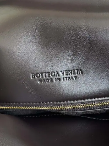 Replica Bottega Veneta Medium Liberta bag Winter Liberta Fondant #3632 - Image 3
