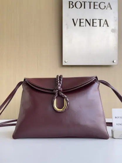 Replica Bottega Veneta Medium Liberta bag Winter Liberta Barolo #3630