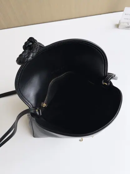 Replica Bottega Veneta Medium Liberta bag Winter Liberta Black #3631 - Image 8
