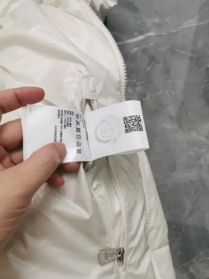 REPLICA MEN'S MONCLER CARDERE HOODED SHORT DOWN JACKET WHITE #3912 - Image 3