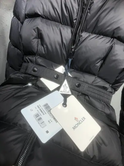 REPLICA MONCLER WOMEN'S BOED HOODED SHEARLING SHORT DOWN JACKET BLACK & BEIGE #3829 - Image 9