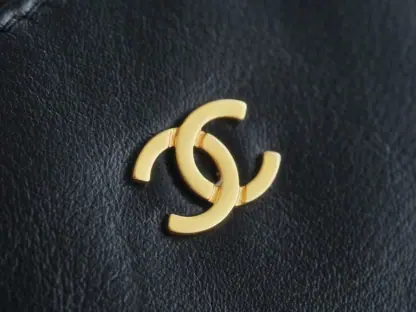 REPLICA CHANEL 22 SMALL HANDBAG CALFSKIN BLACK 2025 #4045 - Image 9
