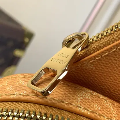 Replica Louis Vuitton Men's 57th Street NYC Avenue Slingbag M12869 #4101 - Image 7