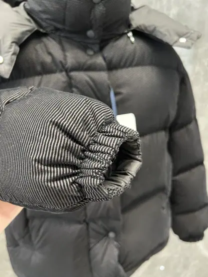 REPLICA MONCLER WOMEN'S ETTORE HOODED TEXTURED SHORT DOWN JACKET BLACK #4132 - Image 8