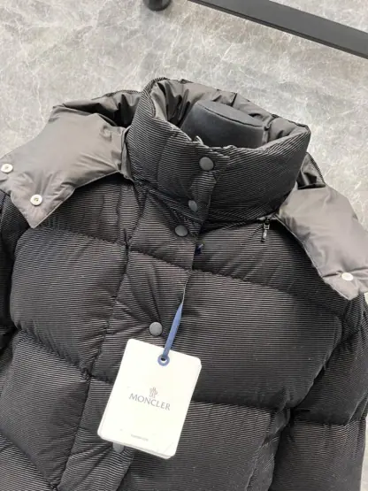 REPLICA MONCLER WOMEN'S ETTORE HOODED TEXTURED SHORT DOWN JACKET BLACK #4132 - Image 4