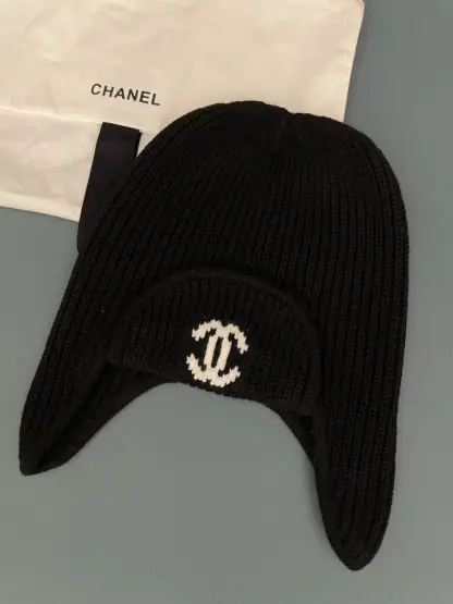 Replica CHANEL Wool Skiing Hat Black & White 2025 #4086 - Image 3