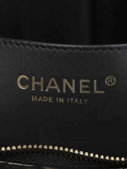 REPLICA CHANEL MAXI HOBO BAG BLACK LAMBSKIN 2025 #4036 - Image 17