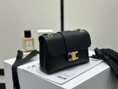 REPLICA CELINE TEEN CELINE VICTOIRE BAG IN SUPPLE CALFSKIN 116593 BLACK #3957 - Image 15