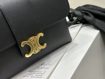 REPLICA CELINE TEEN CELINE VICTOIRE BAG IN SUPPLE CALFSKIN 116593 BLACK #3957 - Image 7