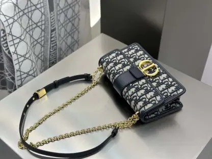 Replica Dior 30 Montaigne East-West Bag with Chain #4145 - Image 5