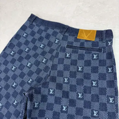 Replica Louis Vuitton Embroidered Damier Denim Shorts 1AFVO5 #4176 - Image 3