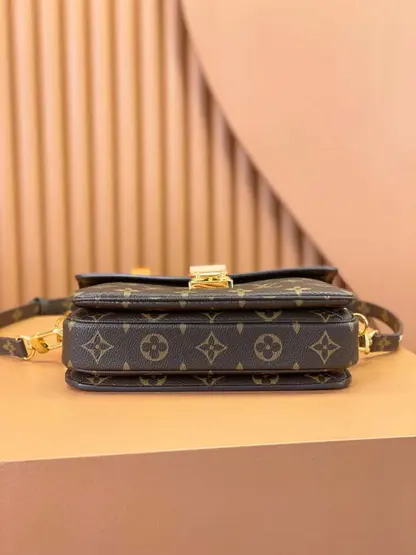 Replica Louis Vuitton Pochette Métis East West vip version Monogram M46279 - Image 10