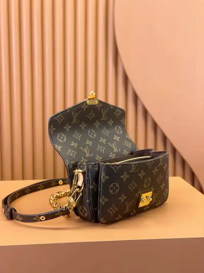 Replica Louis Vuitton Pochette Métis East West vip version Monogram M46279 - Image 7